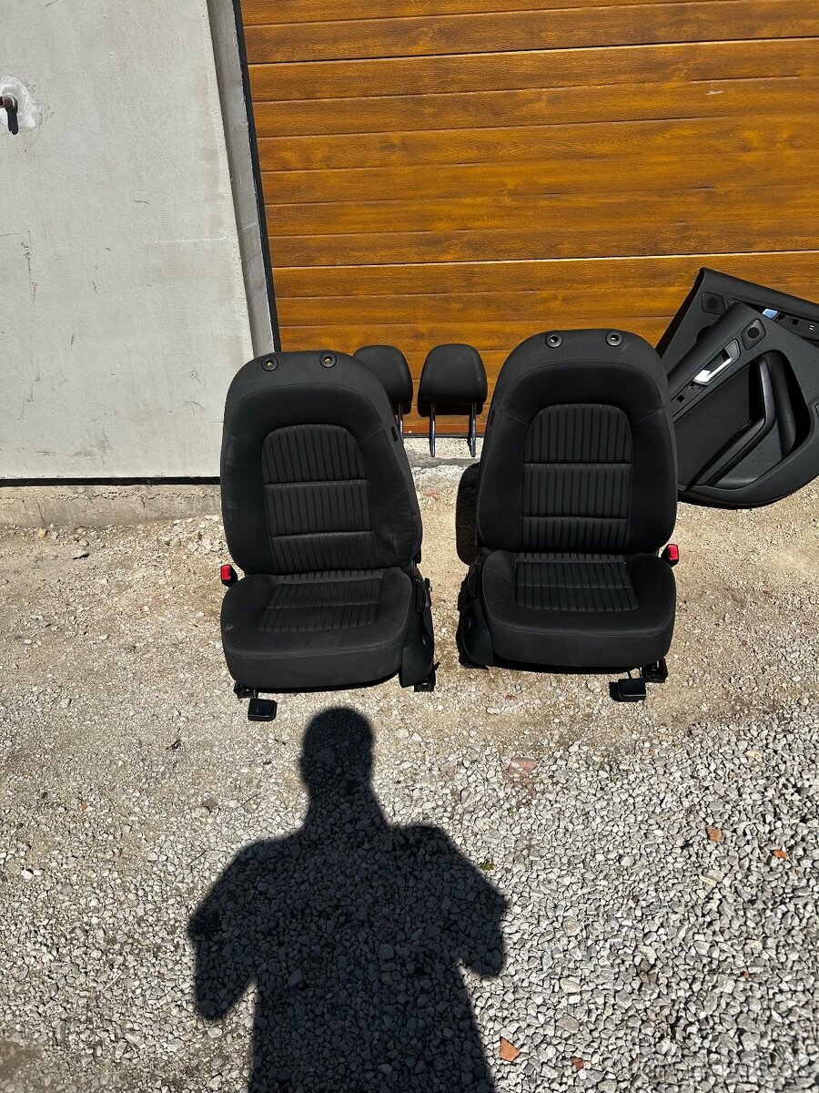 Predám interiér (sedačky +4x tapacire a4b8 po dohode - 4