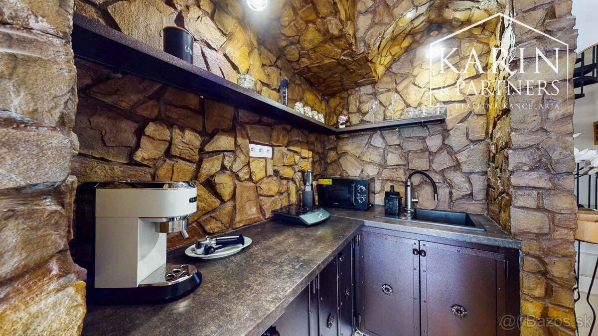 Zabehnutý Mezonet s Terasou a výhľadom na Banskú Štiavnicu - 4