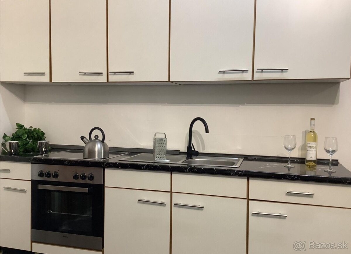 Svetlá moderná kuchyňa CALLY - 4