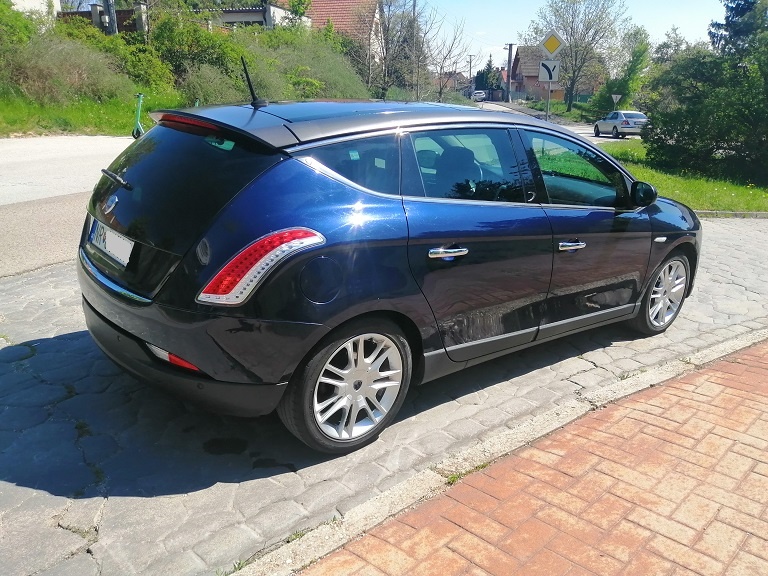 Lancia Delta 1.6 JTD Platino - 4