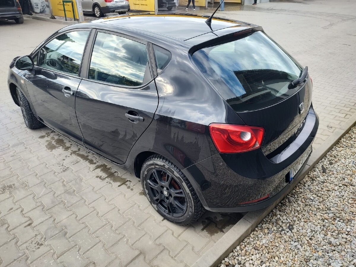 Seat ibiza 1.4 benzín 2009 - 4