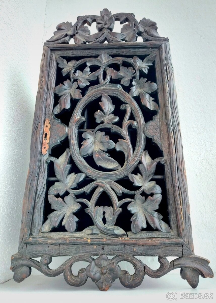 STAROŽITNÁ RUČNÁ DREVOREZBA / ÚLOŽNÁ SKRINKA / 19 x 36 x 67 - 4