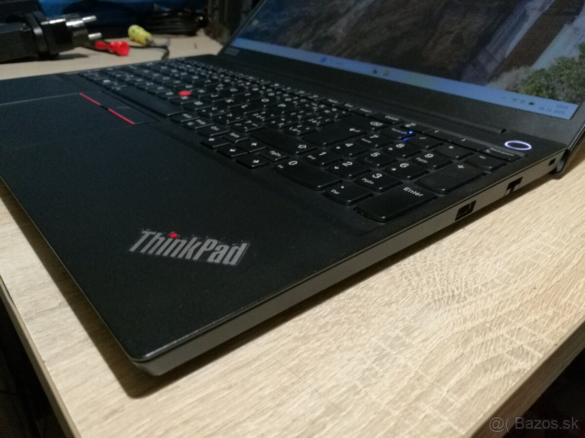 Lenovo E15. i5-10210U. 15,6 FHD. 16 GB. NVMe 512 GB. - 4