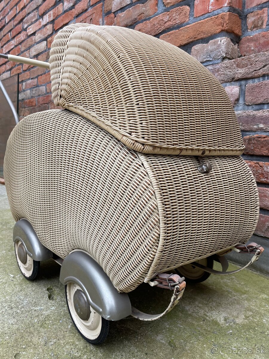 Starožitný kočár pre bábiky - 4
