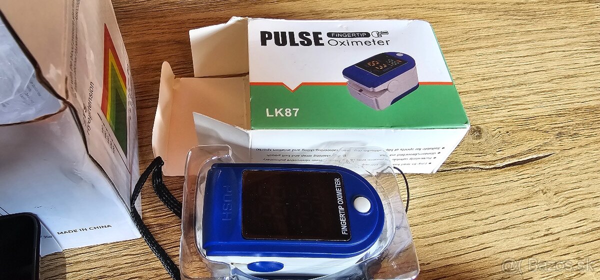 Digitálny tlakomer teplomer a Pulzný oximeter - 4