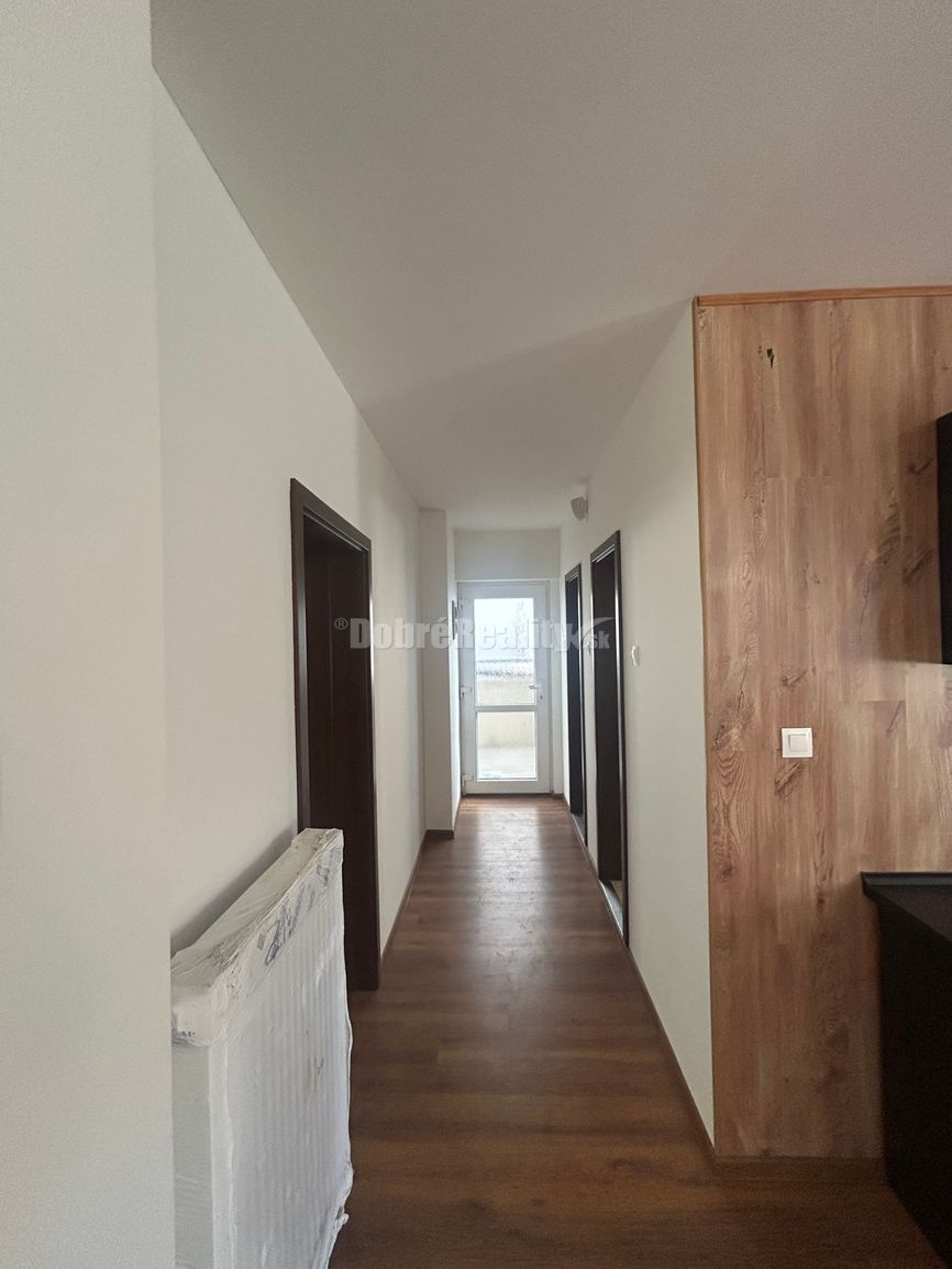 Prenájom 3izb bytu s veľkou terasou pri Gymnáziu - 4