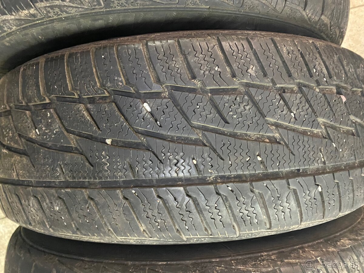 Predám zimné pneumatiky 205/55 R 16 . - 4