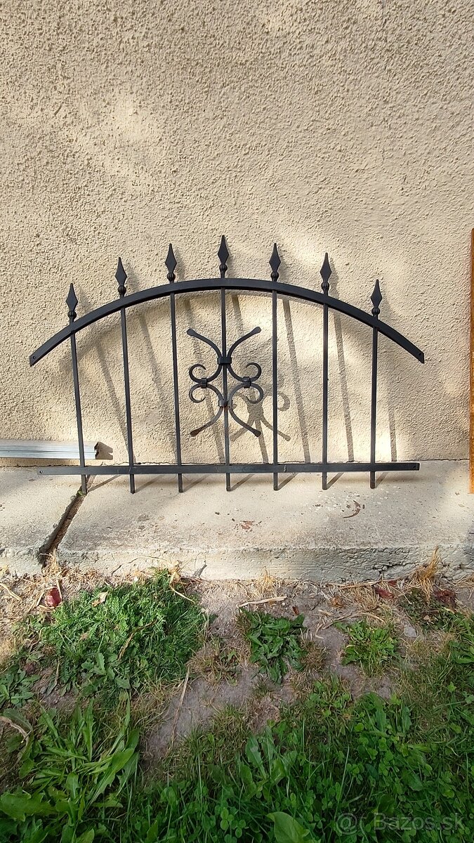Starý kovaný plot - 4