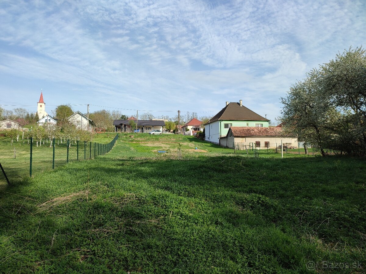 Stavebný pozemok so záhradou a lesom, 2716m2 - 4