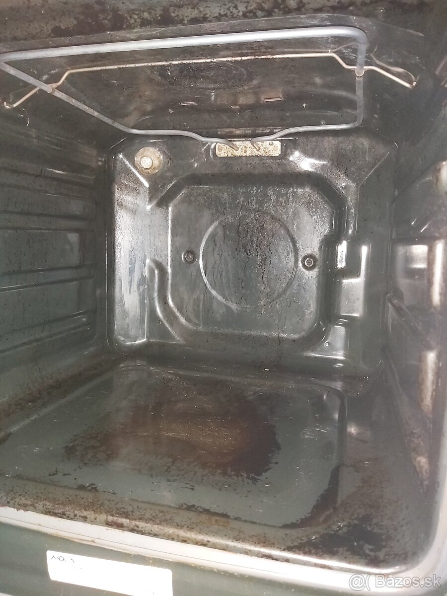 Predám elektrický sporák plno funkčný treba vidieť - 4