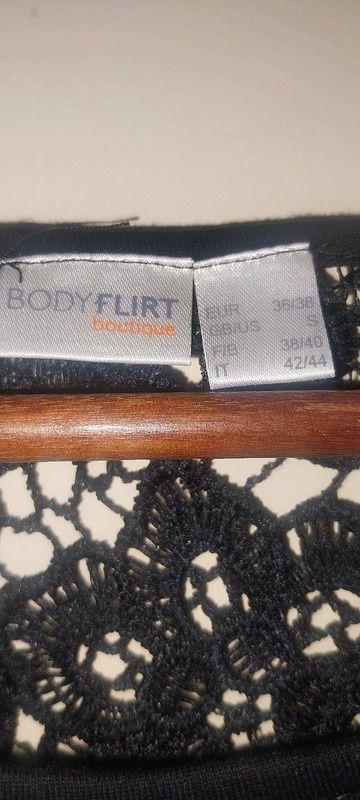 Nové tričko s čipkou S/36/8 - 4