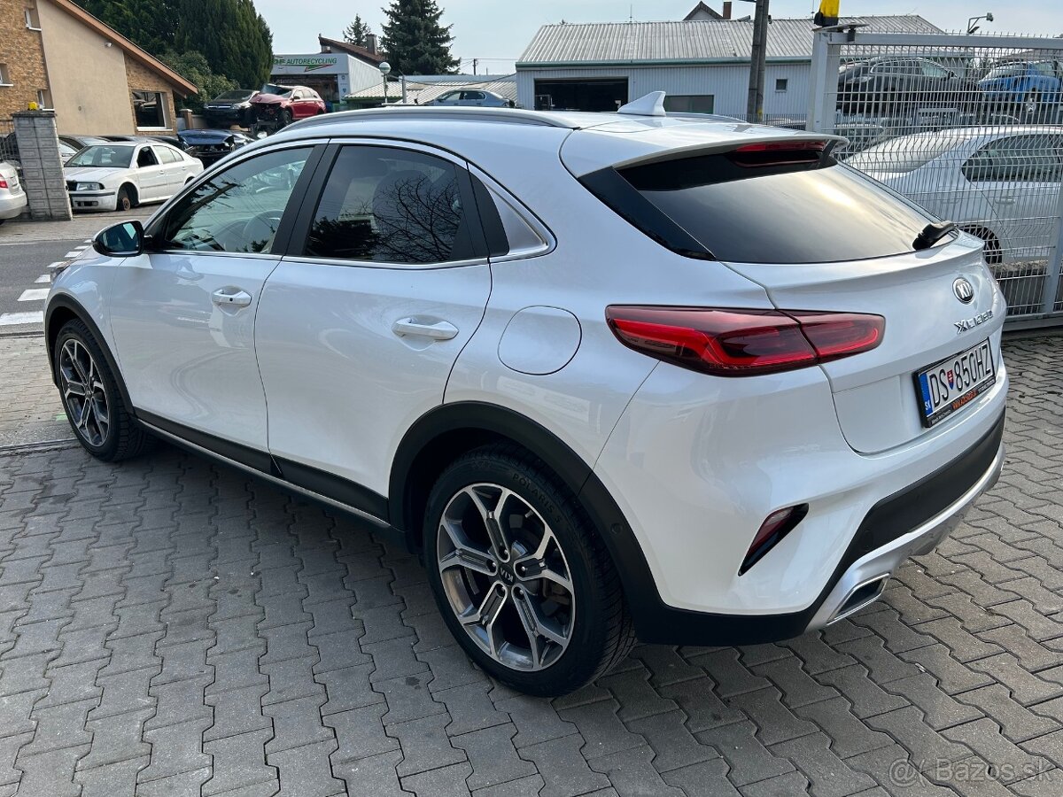 Kia XCeed 1.4 T-GDi Platinum A/T - 4