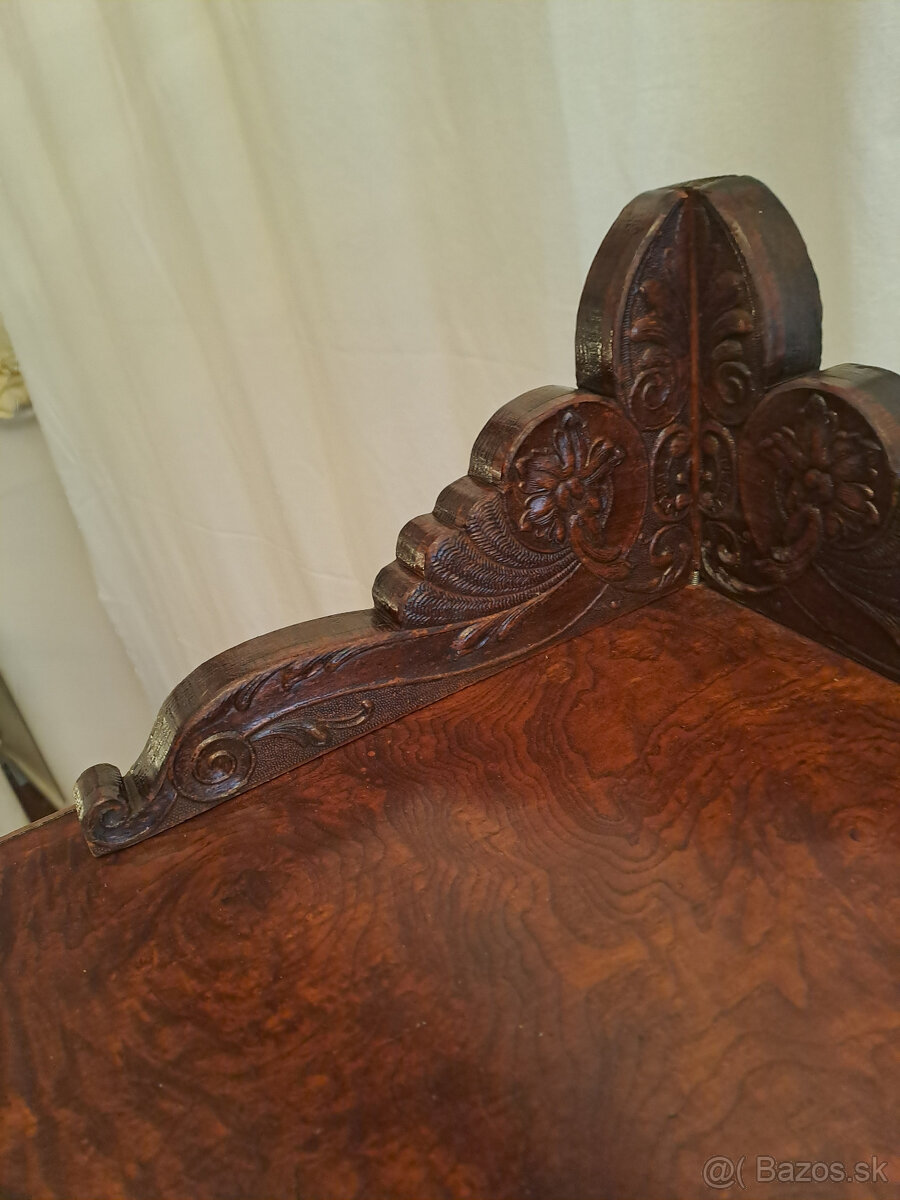 rohový etažér - 4