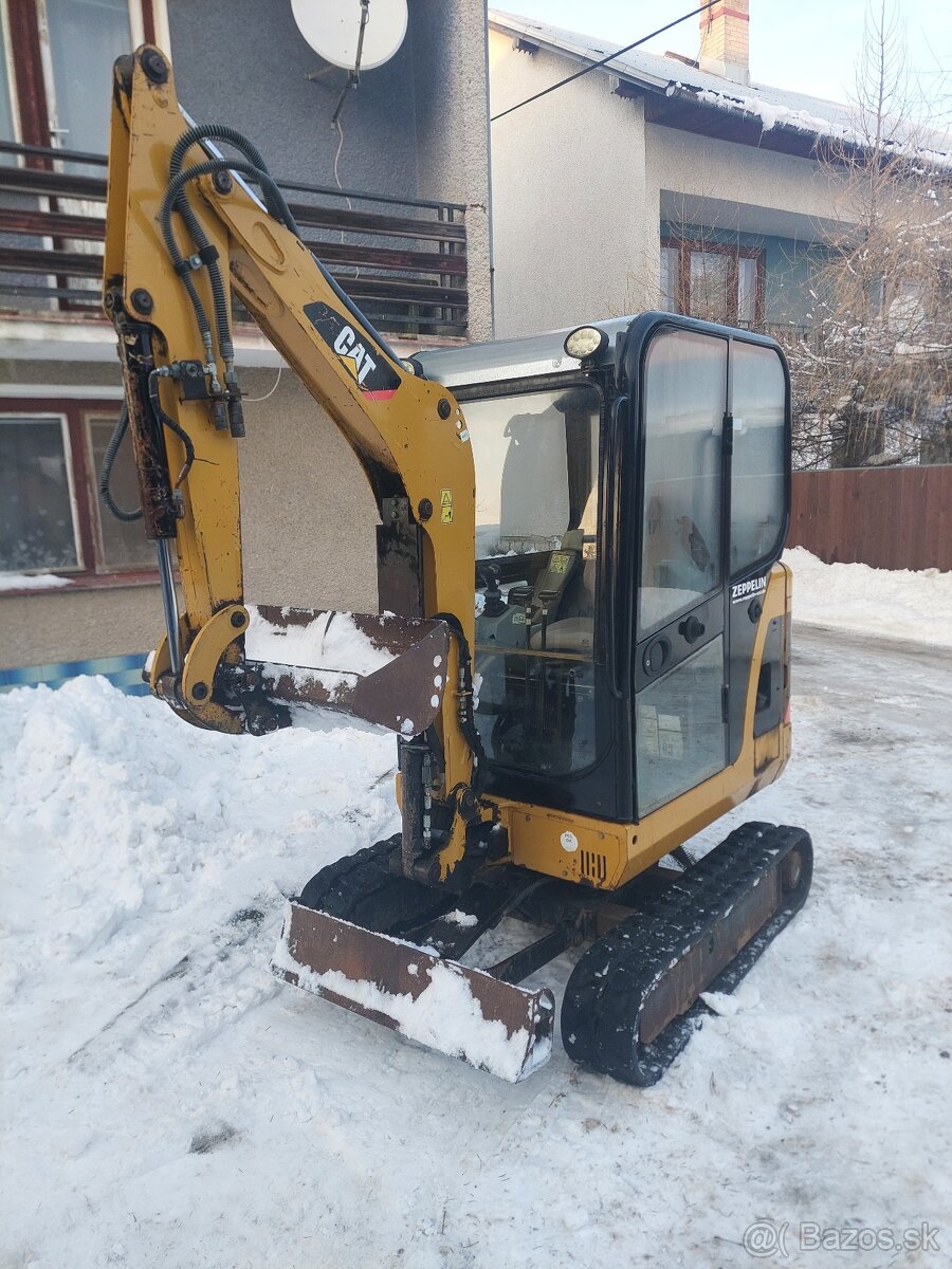 Minibager Caterpillar Cat 301.8 - 4