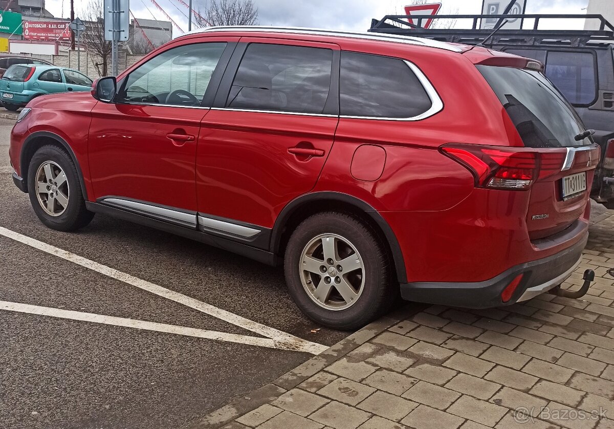 Mitsubishi Outlander 4x4 2.2DID 7-miestne - 4