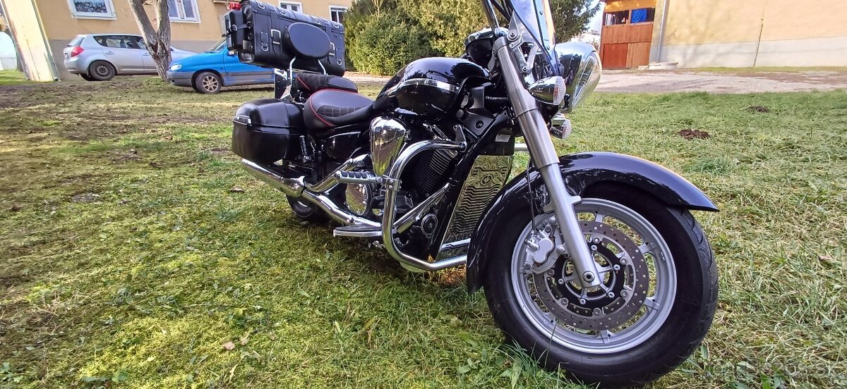 Yamaha XVS 1300 - 4