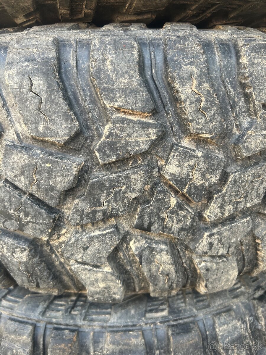 Stt cooper discoverer pro 285/70 r17