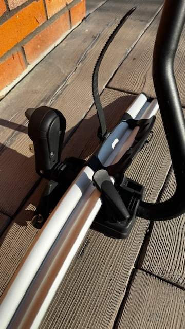 Predam stresny nosic na bicykel znacky Thule - 4