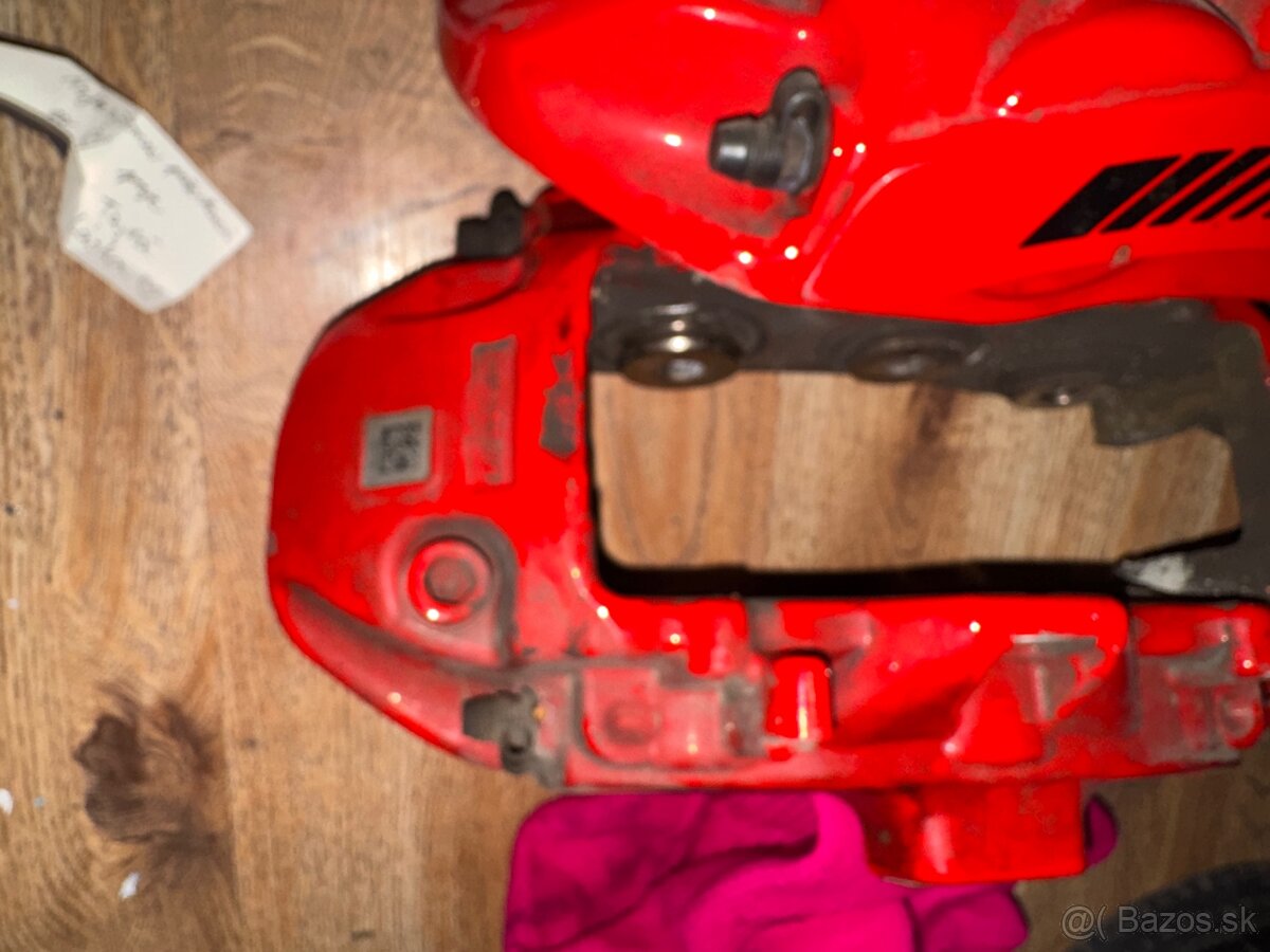 BRZDOVÉ STRMEŇE MERCEDES AMG A20806202 - 4