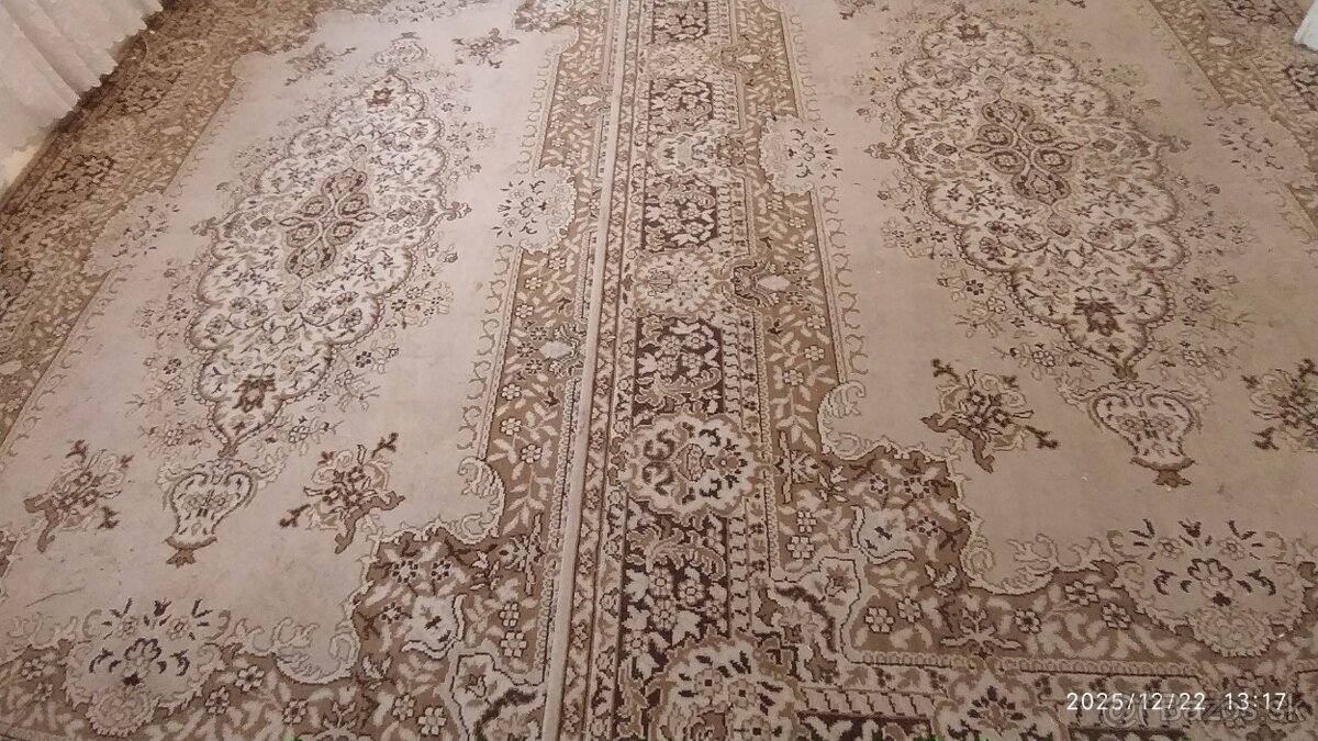 KOBERCE - LACNO PREDÁM --------- 2 ks za 40 € ( rozmer 1 ks - 4