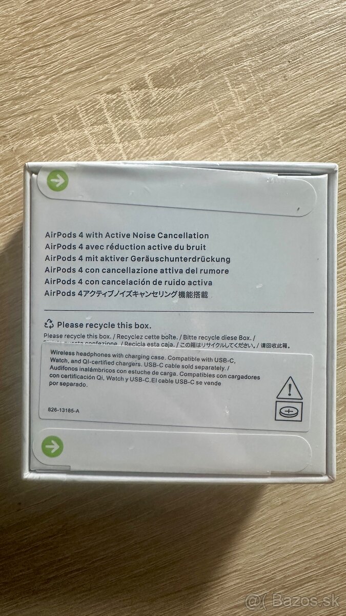 Apple AirPods 4 (2024) - 4