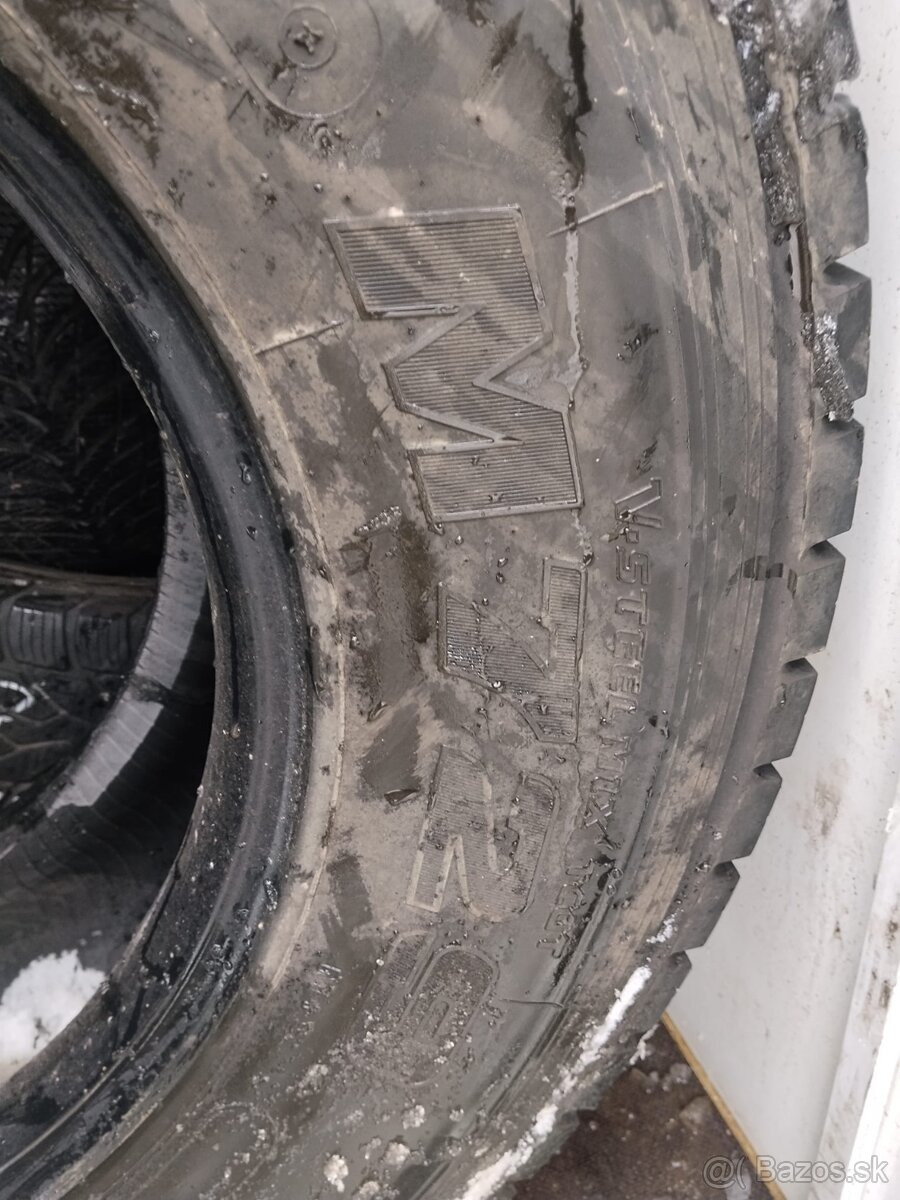 Bridgestone M729 305/70 R19.5 - 4