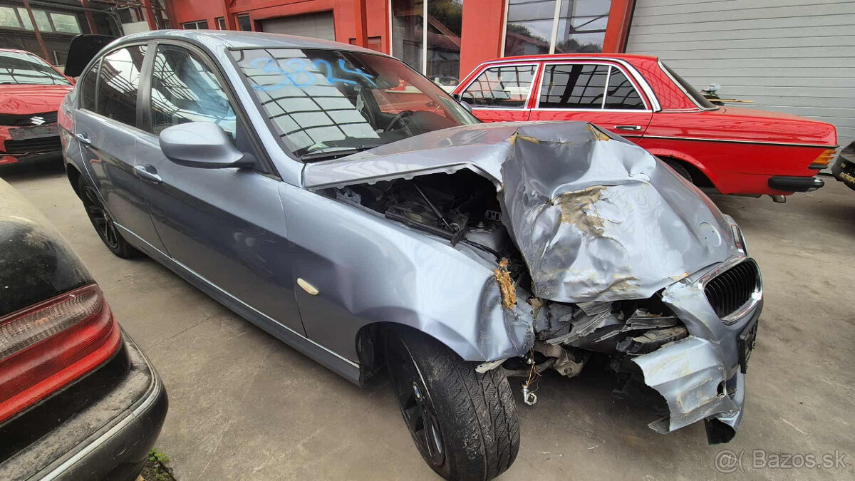 BMW E90 320i 2,0i 125kw - 4