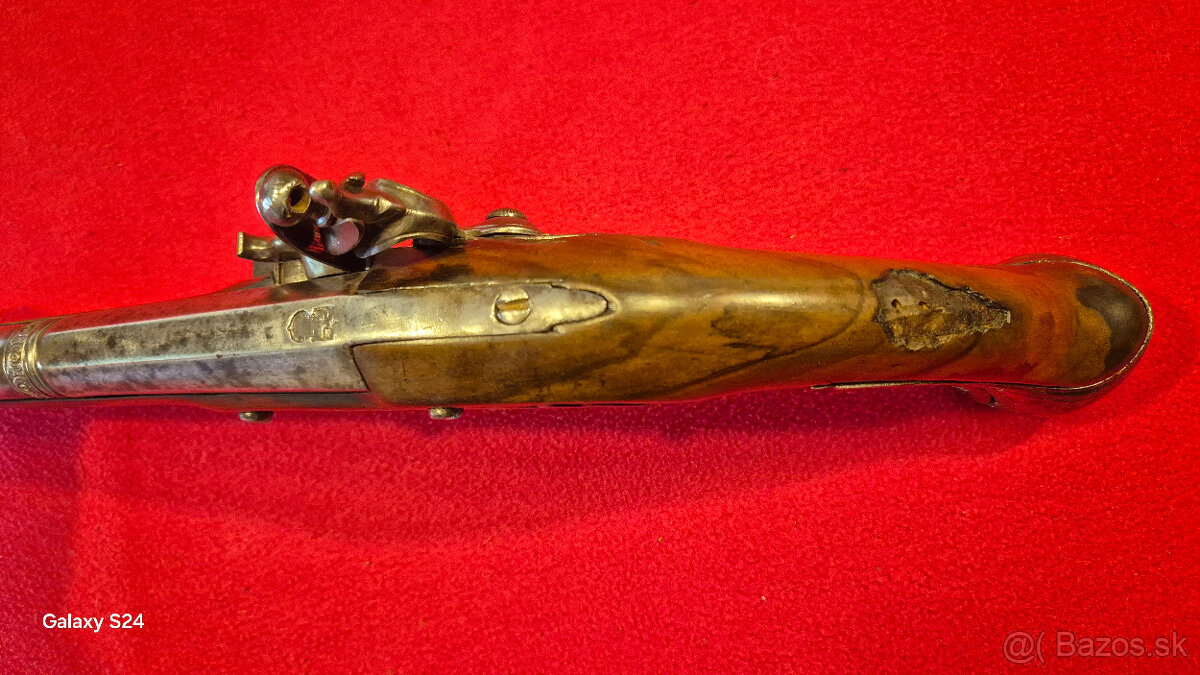 DLHÁ KRESADLOVÁ PIŠTOL - 4