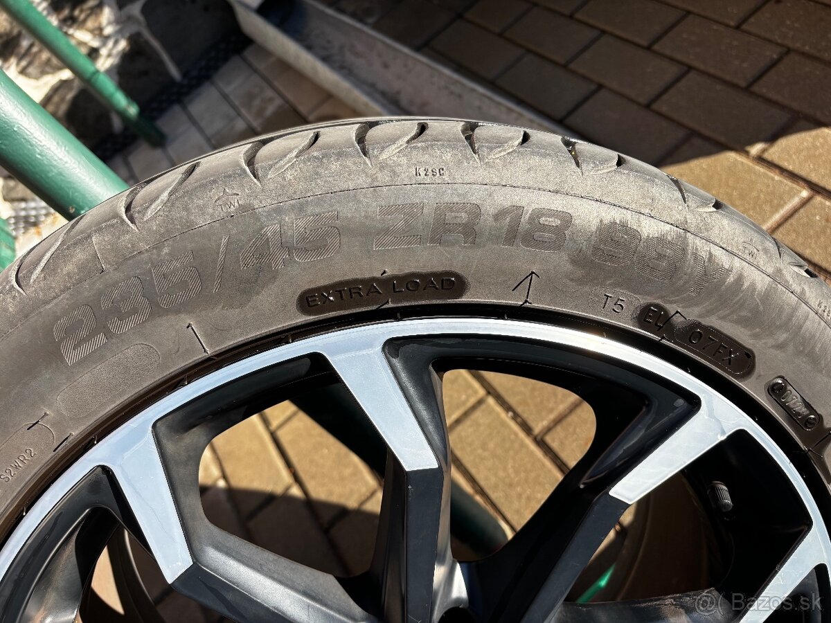 235/45 R18 Škoda Superb - 4