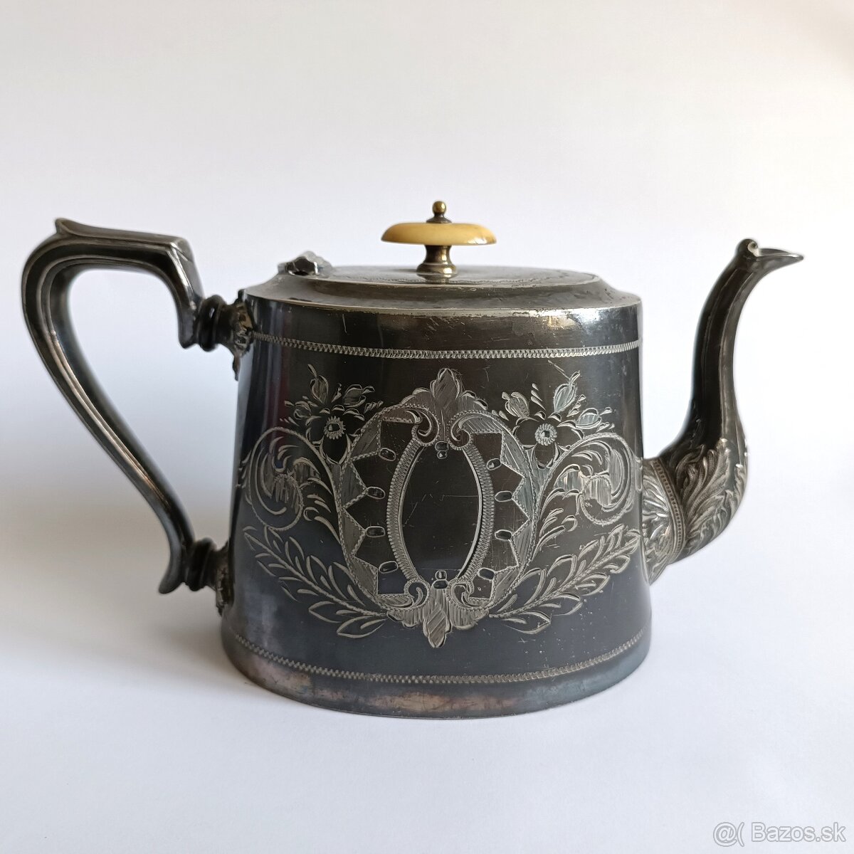 Tradičný postriebrený viktoriánsky čajník s rohovinovou úchy - 4