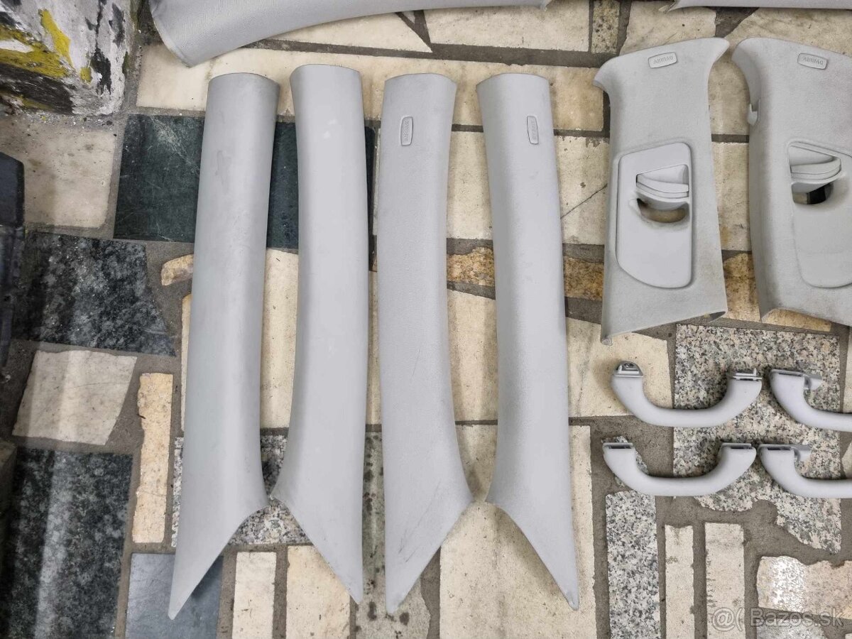 STROPNICA SKODA OCTAVIA 2 OBLOZENIA STLPIKOV SVETLA PLASTY - 4