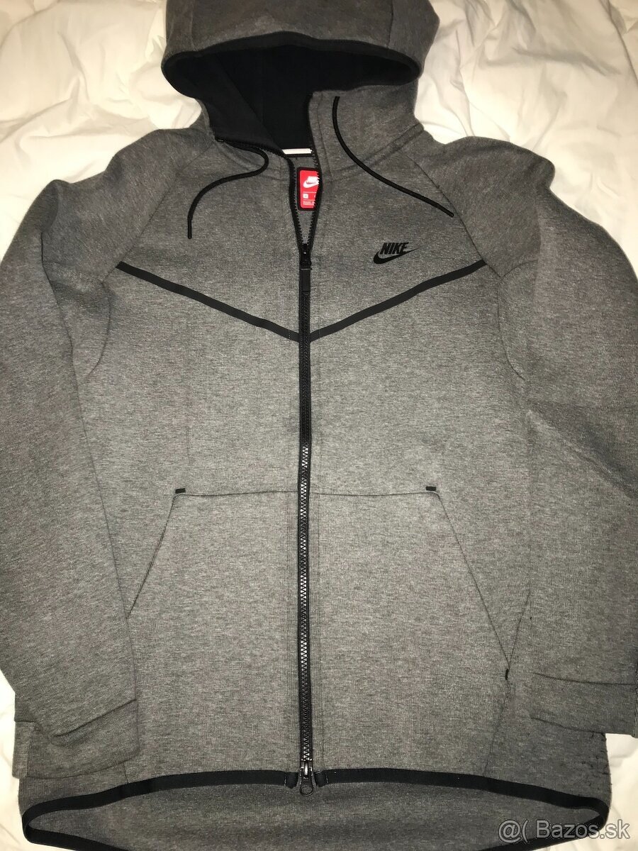 SÚPRAVA NIKE TECH veľ. M + darček - 4