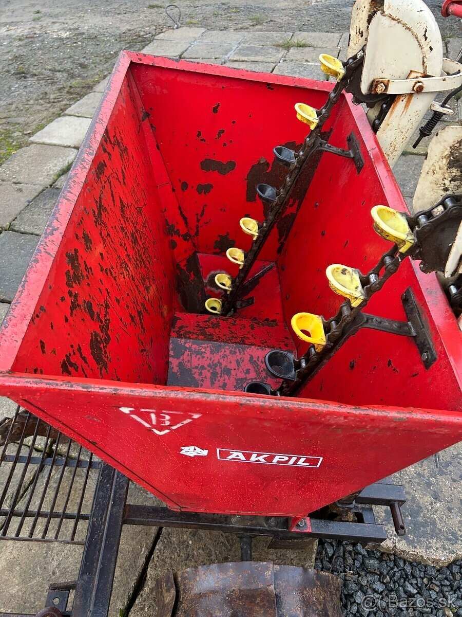 Predám sadzač zemiakov Akpil - 4