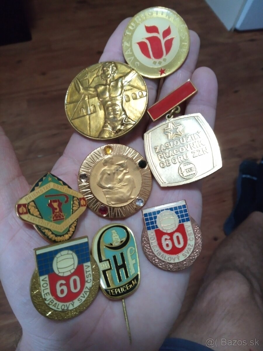Pekné rôzne odznaky.Retro. - 4