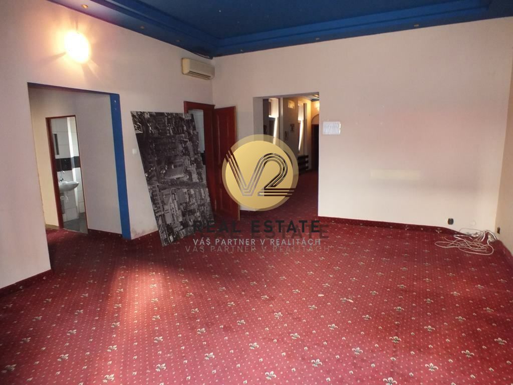 Na PREDAJ budova v centre mesta Nitra - 4