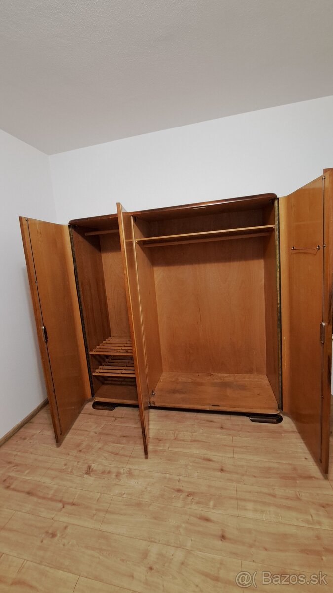 Skrina orech_3 dielna_super stav - 4