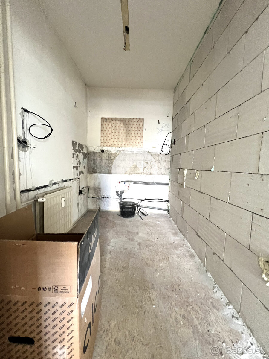 Reality KOMPLEX s.r.o. ponúka na predaj priestranný 1-izbový - 4