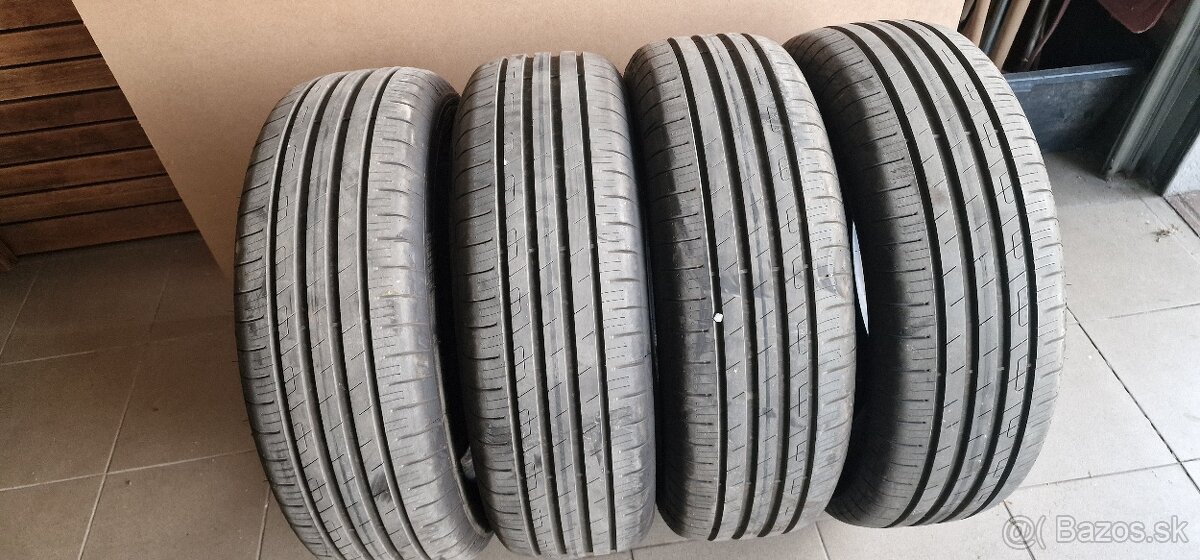 215/65 R17 Goodyear - 4