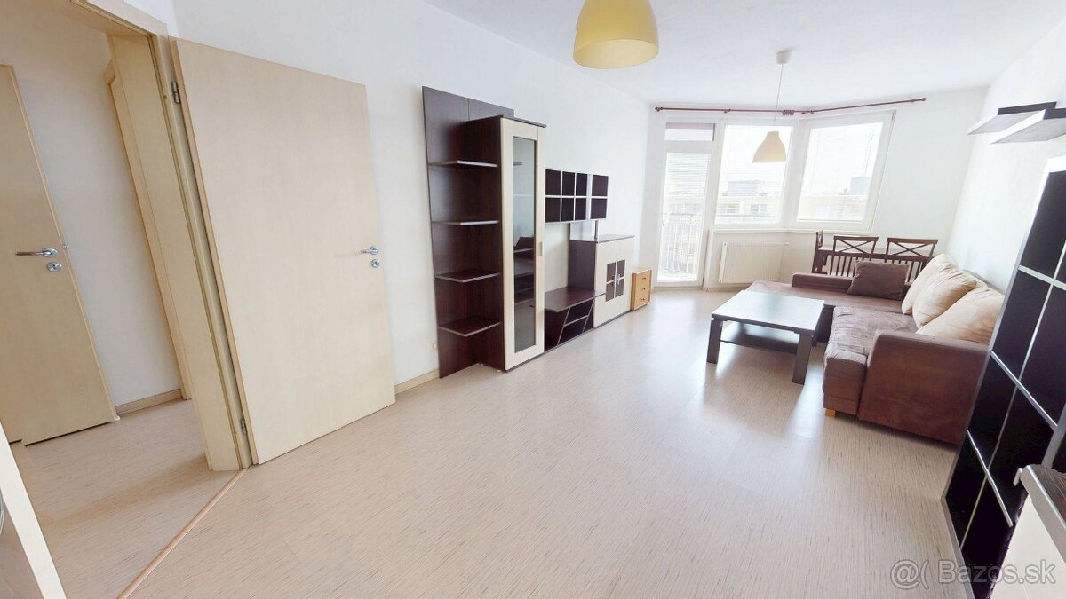 Na prenájom moderný 2-izbový byt s balkónom a garážovým stát - Widok 4