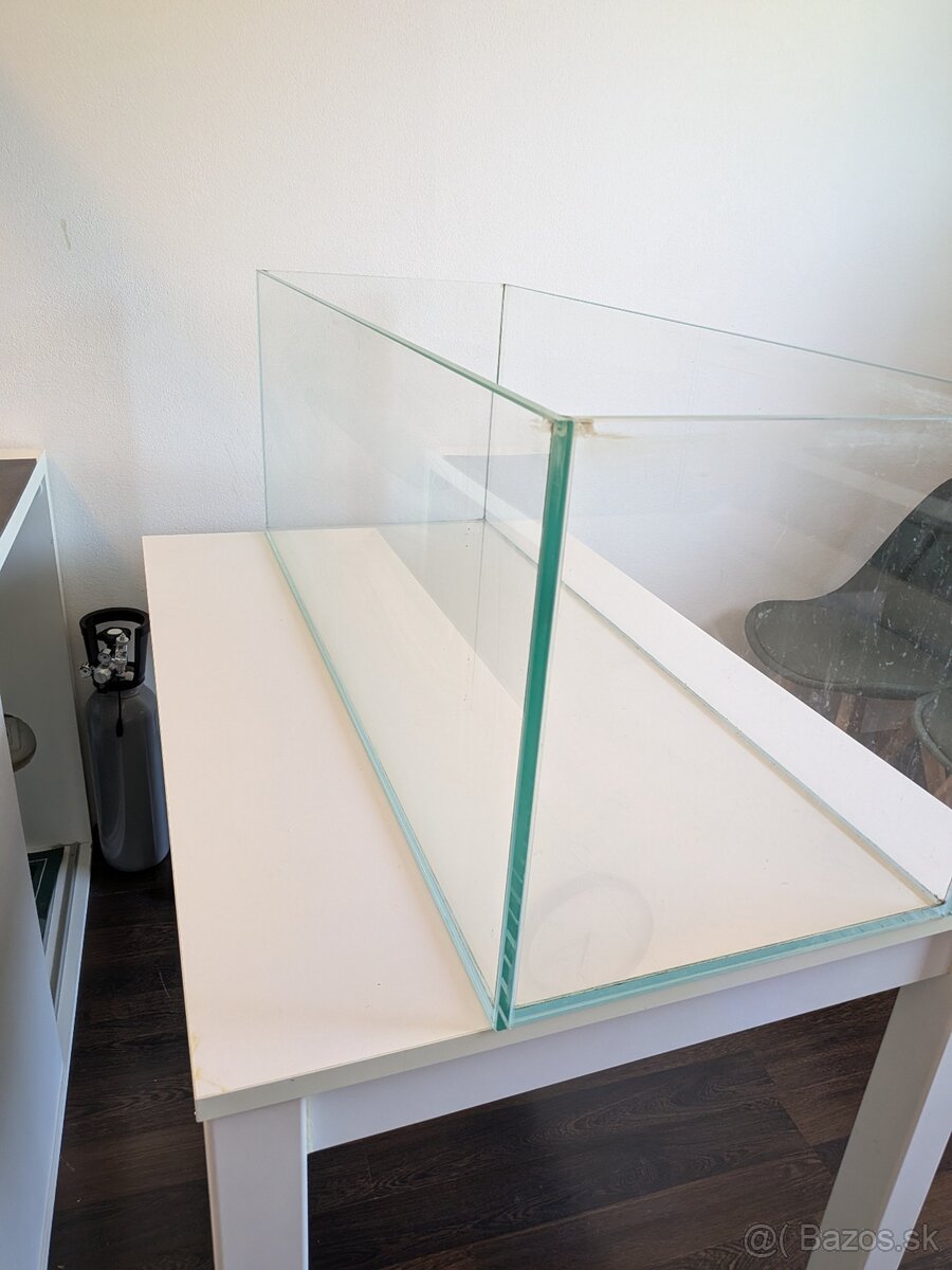 Predám akvárium Optiwhite 120x45x45 - 4