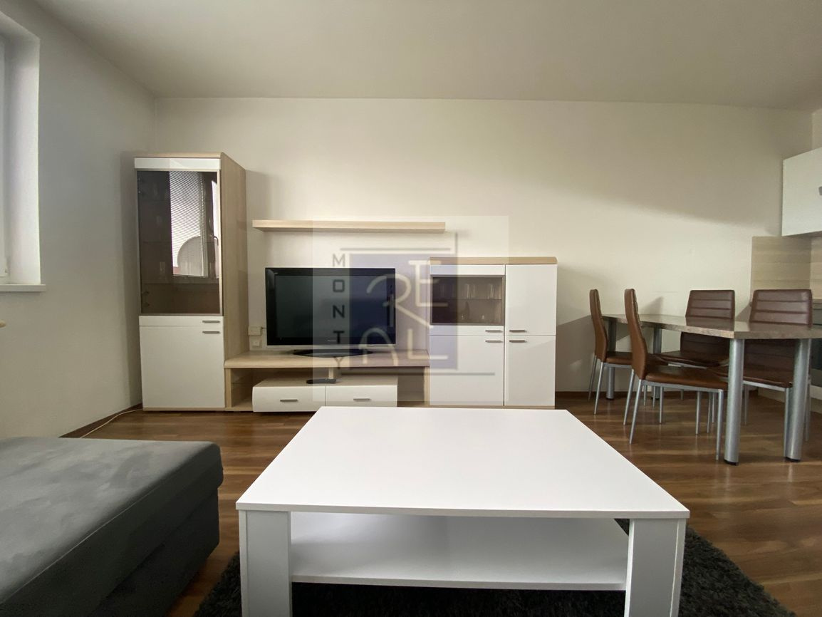 NA PREDAJ 2 IZBOVÝ BYT JELENECKÁ UL., NITRA - ZOBOR - 4