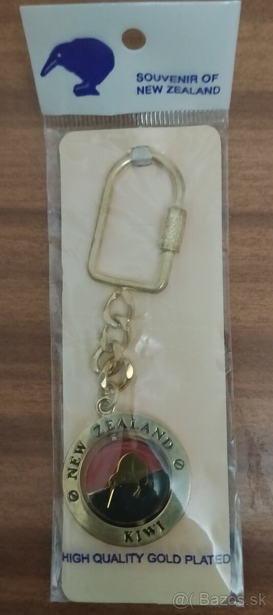 Rôzne kľúčenky, 4 kusy, nové, nerozbalené, nepoužívané - 4