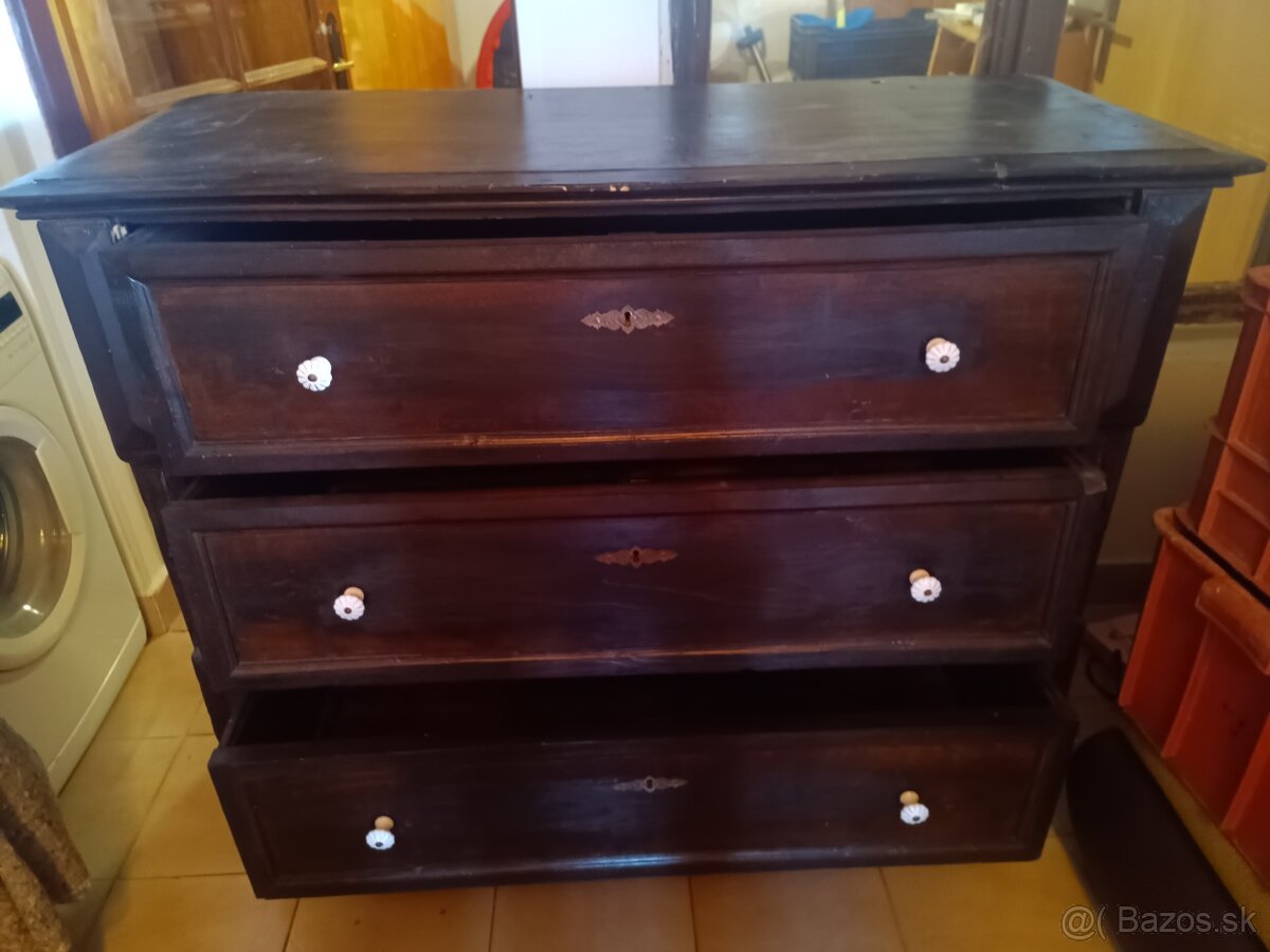 Starožitný nábytok - 4