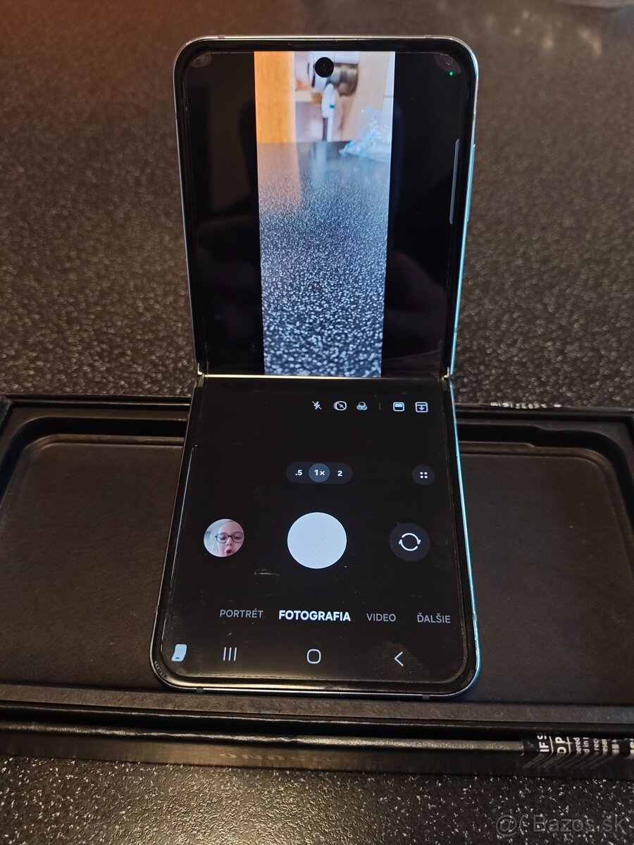 Samsung Galaxy Z Flip 4 - 4