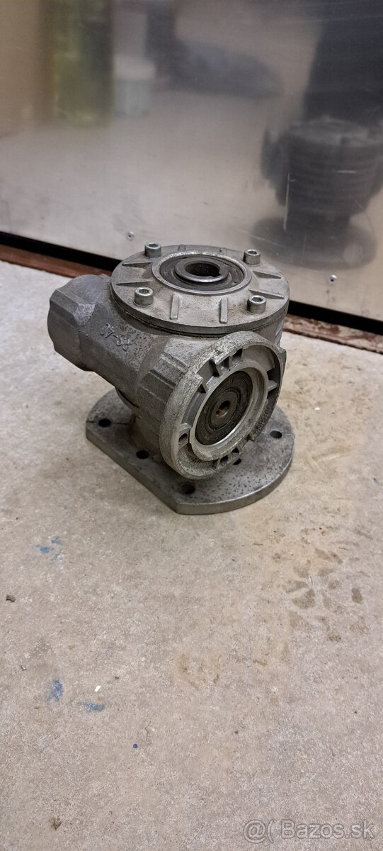 Predam malu duralovu šnekovu prevodovku Varvel 1:100 - 4