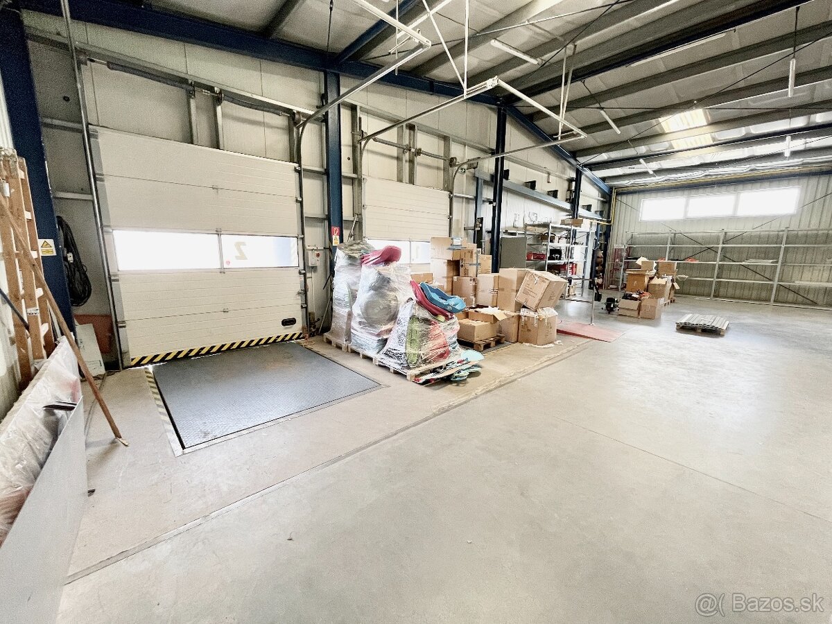 Na prenájom administratívno-skladový areál v Prievidzi - 4