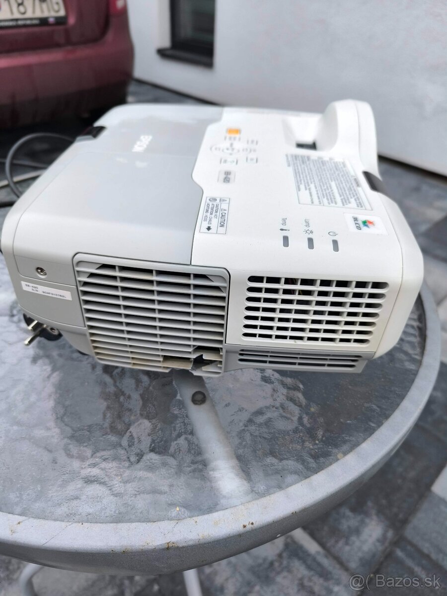 Projektor Epson - 4