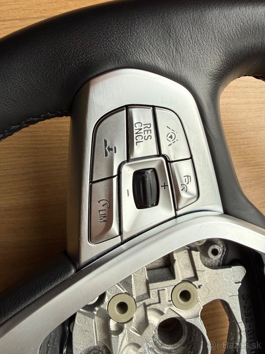 Volant bmw g11 m paket - 4