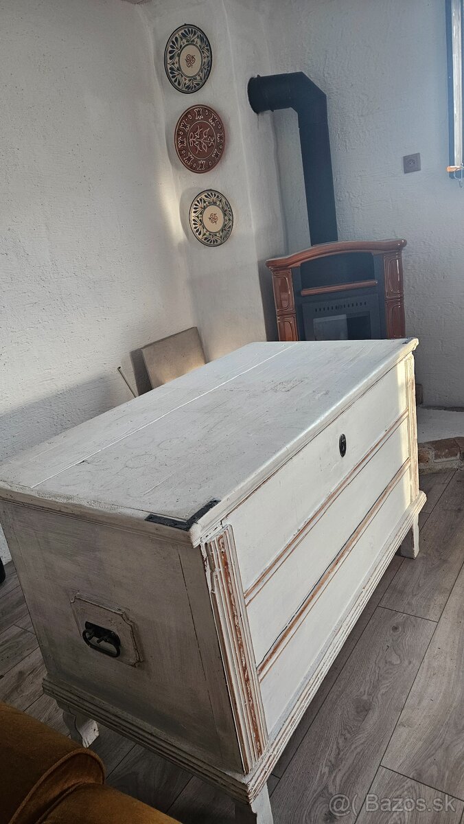 Starožitná komoda - 4