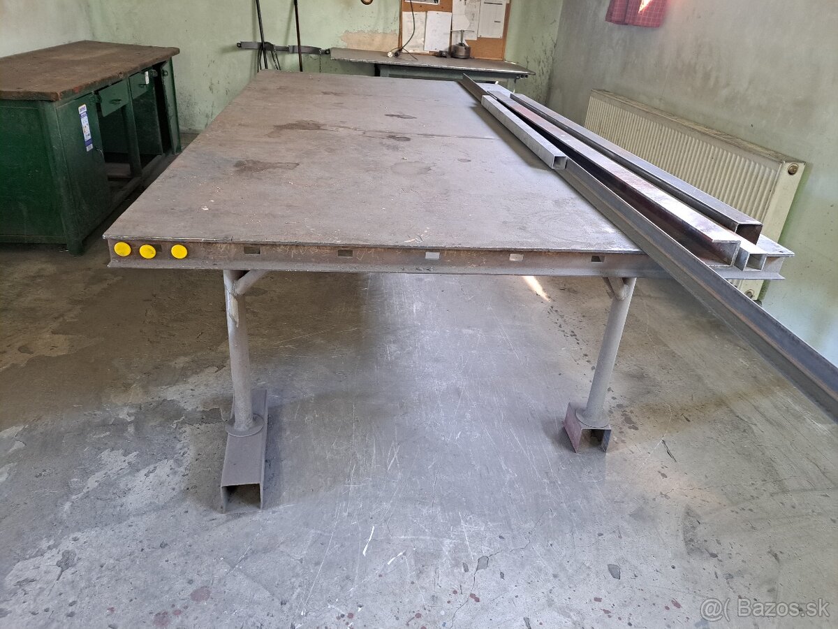 Železný stôl - 4